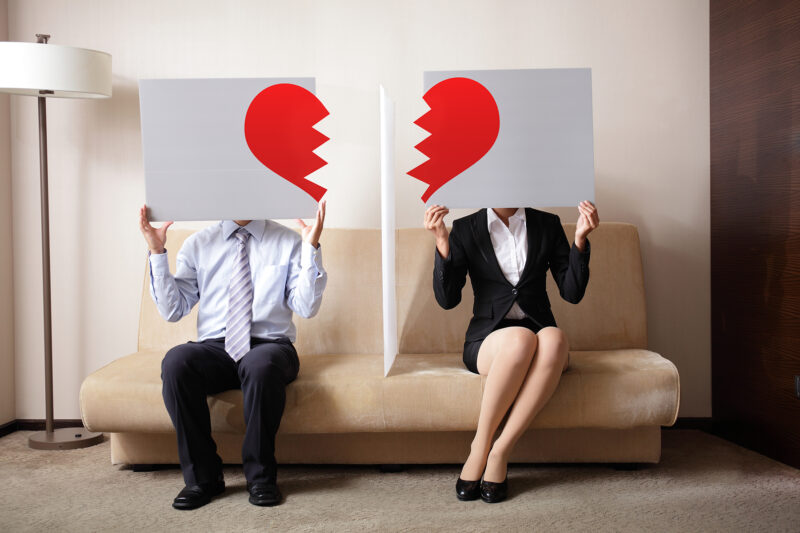 Divorce - 9 دلیل برای طلاق عاطفی را بخوانید!